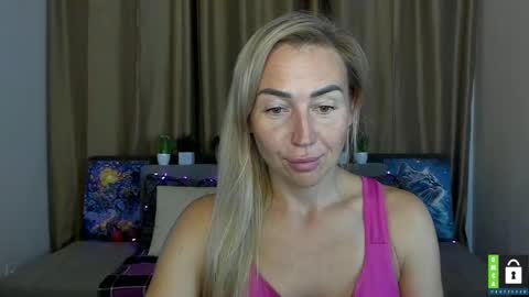 Snapshot of ay_kiss_jully chatting on October 2025 05:32:01 PM Jully online show from October 2025 05:32:01 PM