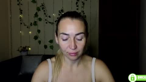 Snapshot of ay_kiss_jully chatting on October 2025 05:35:02 PM Jully online show from October 2025 05:35:02 PM