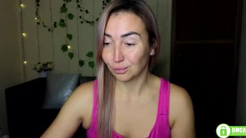 Jully online show from November 2025 06:24:02 PM