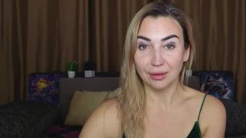 Jully online show from January 2026 06:33:02 PM