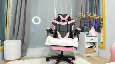 Snapshot of ayaye_ chatting on January 2026 08:21:02 PM SundyRose online show from January 2026 08:21:02 PM