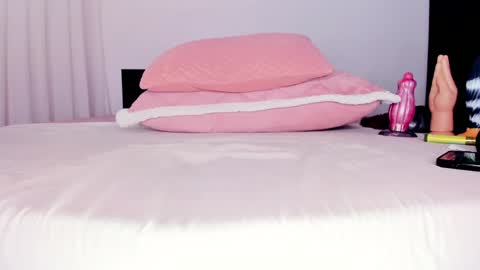 Ana  FREE   online show from December 2024 11:27:01 AM