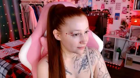 Ayla hill online show from November 2025 08:35:02 PM