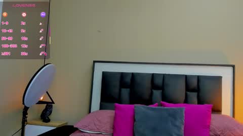 Ayla online show from September 2025 02:03:02 AM