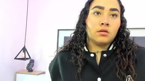 Ayla online show from October 2025 01:50:02 AM