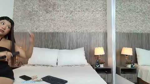 Ayleen Collins online show from July 2026 07:27:02 PM