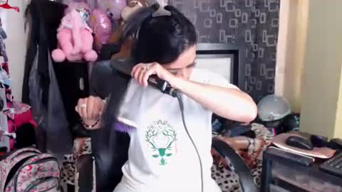 Snapshot of ayleenzj chatting on December 2024 06:46:01 PM AyleenZJ online show from December 2024 06:46:01 PM