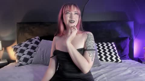 Snapshot of aylen_darkmoor chatting on February 2025 09:17:01 PM Aylen online show from February 2025 09:17:01 PM