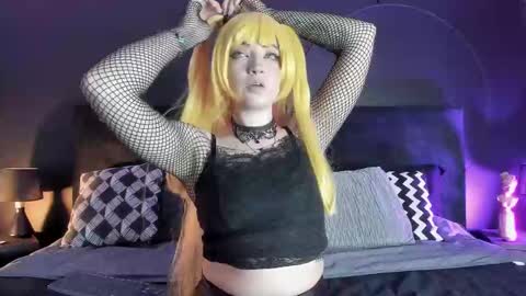 Snapshot of aylen_darkmoor chatting on February 2025 07:39:01 PM Aylen online show from February 2025 07:39:01 PM