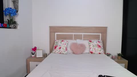 Snapshot of aylin_ross chatting on November 2025 08:32:01 PM Aylin Ross online show from November 2025 08:32:01 PM