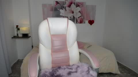 aylin_ross_ online show from June 2026 04:30:02 AM