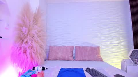 aylinlove_ online show from June 2026 11:56:02 AM