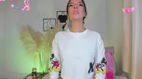 Aylin  online show from September 2025 11:34:01 AM