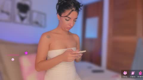 Aylin  online show from February 2026 02:04:02 PM