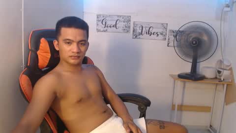 ayman2003 online show from December 2024 02:42:02 PM