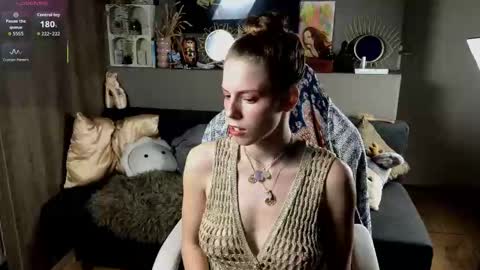 Ayreen Moore online show from September 2025 08:01:02 PM