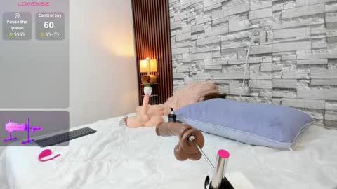 AYSHA online show from March 2026 09:53:01 PM