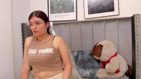 azaira_sky online show from February 2026 07:34:02 PM