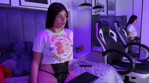 azaira_sky online show from February 2026 07:19:02 PM