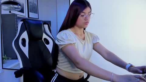 azaira_sky online show from February 2026 08:13:02 PM