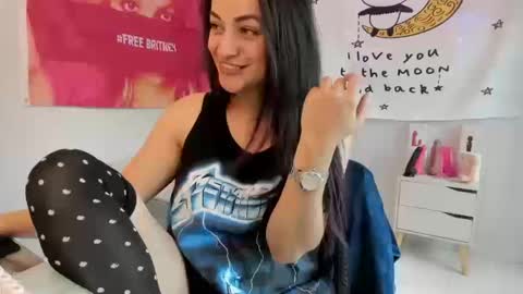 Azucena R online show from October 2025 02:50:01 PM