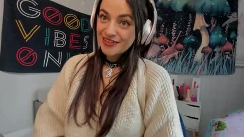 Azucena R online show from November 2025 02:40:02 PM