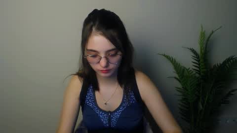 azumi_chan_ online show from March 2026 07:18:02 PM