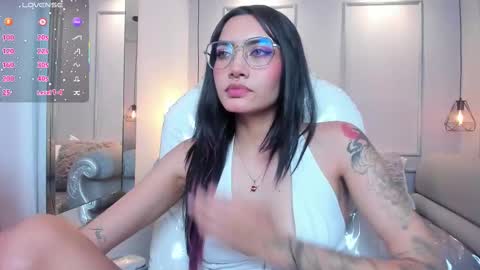 Azura online show from October 2025 07:33:02 PM