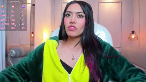 Azura online show from October 2025 07:59:01 PM