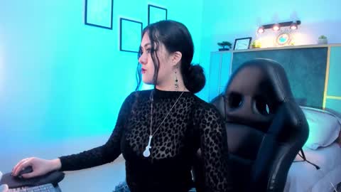 Azurra  online show from January 2026 08:56:01 PM