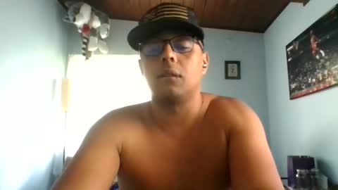 Snapshot of b0urb0n7 chatting on October 2025 05:36:02 PM Bourbon online show from October 2025 05:36:02 PM