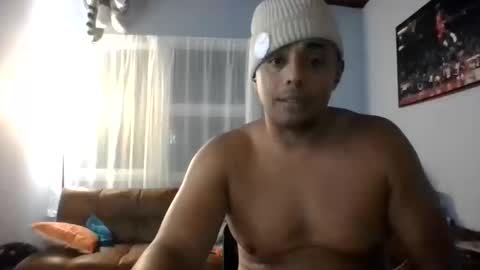 Snapshot of b0urb0n7 chatting on October 2025 12:24:01 AM Bourbon online show from October 2025 12:24:01 AM