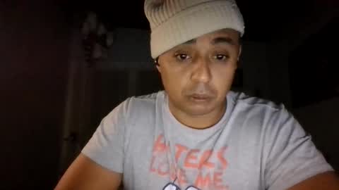 Snapshot of b0urb0n7 chatting on October 2025 04:42:01 AM Bourbon online show from October 2025 04:42:01 AM