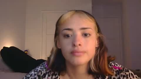 Snapshot of b_girl99 chatting on September 2025 11:19:02 PM bgorl online show from September 2025 11:19:02 PM