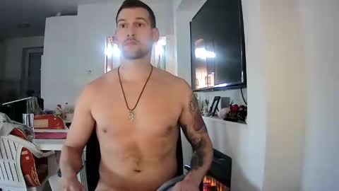 Snapshot of b_marco_ chatting on December 2024 02:12:01 PM b_marco_ online show from December 2024 02:12:01 PM