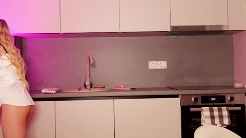 Alessia online show from December 2025 09:12:02 PM