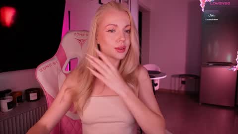 Bonnie  online show from September 2025 01:05:02 PM