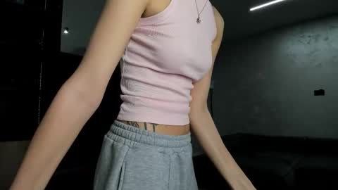 Monica online show from November 2025 01:48:02 AM