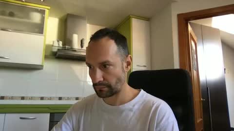 Snapshot of babakeror chatting on May 2026 07:46:02 AM BKR online show from May 2026 07:46:02 AM