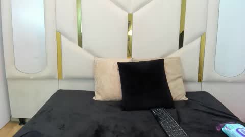 nika strom online show from June 2026 02:01:02 PM