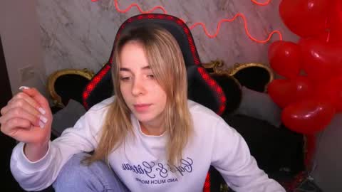 Snapshot of babe_dollie chatting on February 2025 10:38:02 AM Babe online show from February 2025 10:38:02 AM