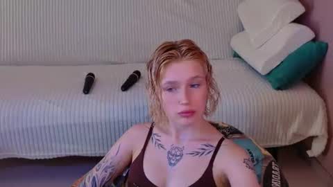 Snapshot of babees_eva chatting on July 2026 10:28:02 AM Sweety Eva online show from July 2026 10:28:02 AM