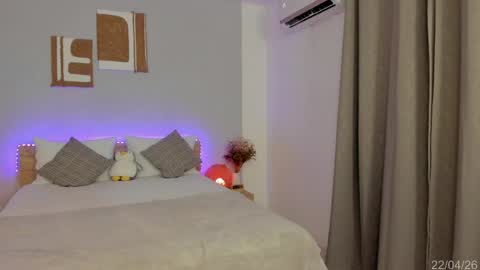 itzell  online show from April 2026 02:57:01 AM