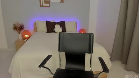 itzell  online show from April 2026 11:57:01 AM