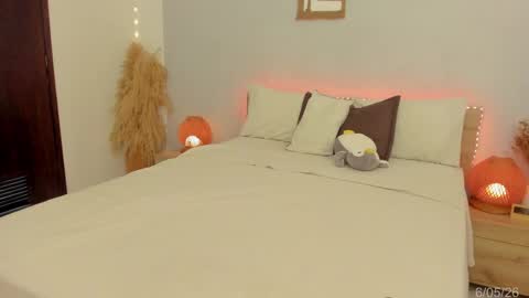 itzell  online show from May 2026 12:27:02 AM