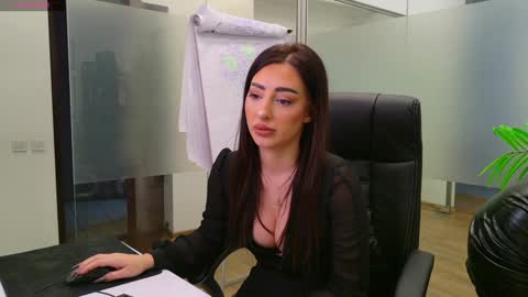 Olivia and Lexi online show from January 2025 08:40:01 PM