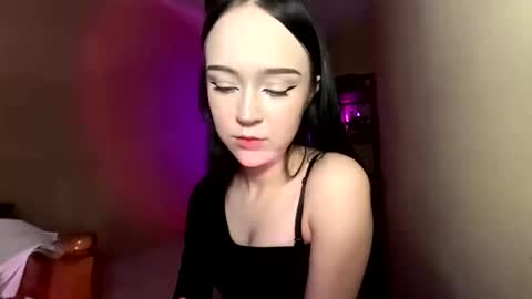 Adeline online show from April 2026 04:09:02 PM