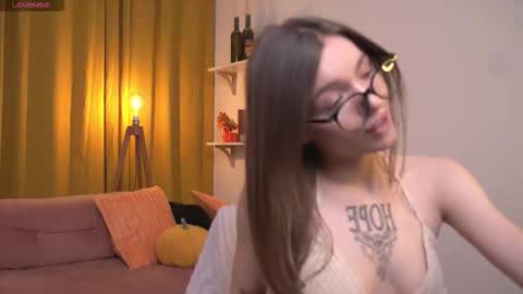 Snapshot of baby_bub chatting on October 2025 02:18:02 PM Cristy online show from October 2025 02:18:02 PM