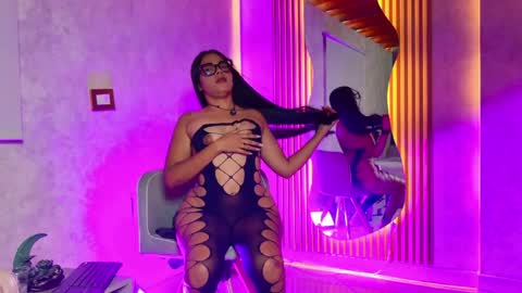 baby_chloe77 online show from May 2026 01:51:02 PM