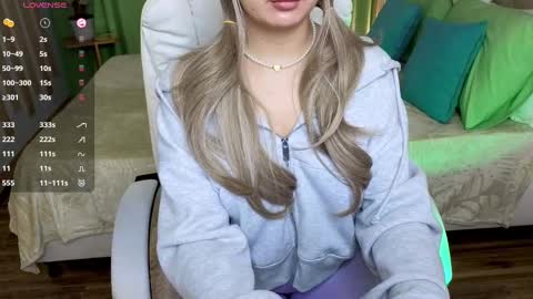 Snapshot of baby_debbie chatting on February 2025 06:46:02 PM Debora online show from February 2025 06:46:02 PM